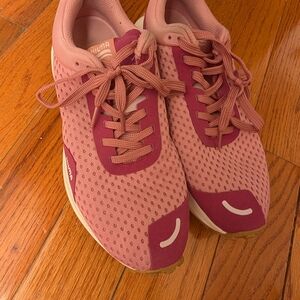 Hilma Pink And Tan Athletic Shoes, Size 9.5 Men's